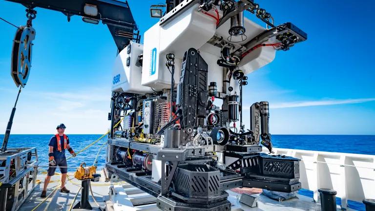 The remotely operated vehicle, Deep Discoverer