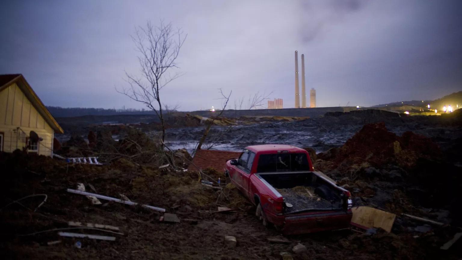 Hundreds of Workers Who Cleaned Up the Country's Worst Coal Ash Spill Are  Now Sick and Dying