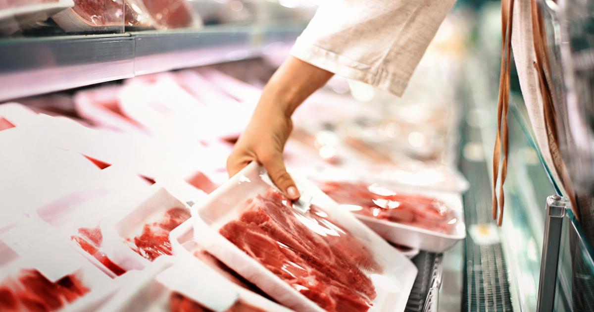 Drug-resistant bacteria found in 40% of supermarket meat samples
